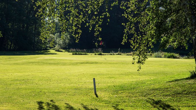 Impression der Kurzbahnen auf dem Golfplatz des Allgäuer Golf- und Landclubs e.V. Ottobeuren