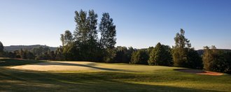 Das Grün der Golfbahn 12 auf der Golfanlage Allgäuer Golf- und Landclub e.V. Ottobeuren