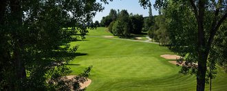 Das Grün mit Bunkern der Golfbahn 09 auf der Golfanlage Allgäuer Golf- und Landclub e.V. Ottobeuren