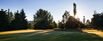 Das Grün der Golfbahn 10 auf der Golfanlage Allgäuer Golf- und Landclub e.V. Ottobeuren