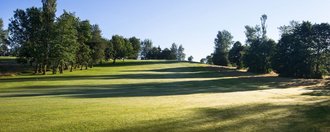 Das Fairway der Golfbahn 12 auf der Golfanlage Allgäuer Golf- und Landclub e.V. Ottobeuren